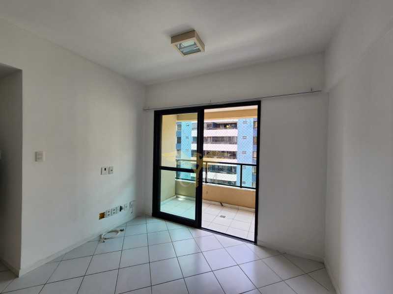 Apartamento à venda com 2 quartos, 57m² - Foto 2