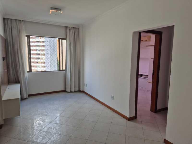 Apartamento à venda com 2 quartos, 71m² - Foto 2