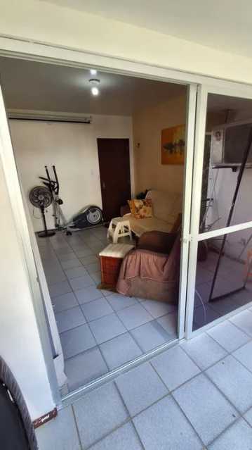 Apartamento à venda com 3 quartos, 77m² - Foto 2