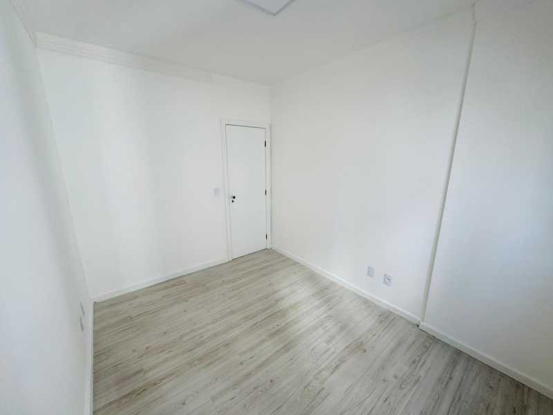 Apartamento à venda com 3 quartos, 94m² - Foto 4