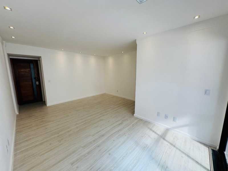 Apartamento à venda com 3 quartos, 94m² - Foto 8