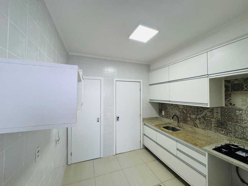 Apartamento à venda com 3 quartos, 94m² - Foto 11