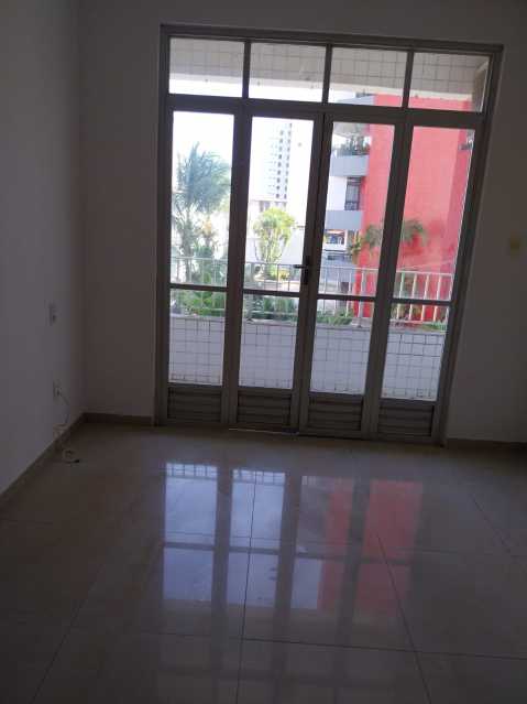 Apartamento à venda com 3 quartos, 104m² - Foto 3