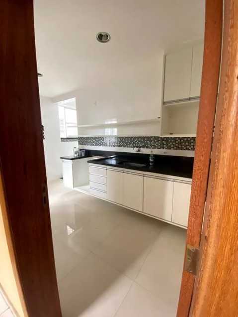 Apartamento à venda com 3 quartos, 104m² - Foto 11