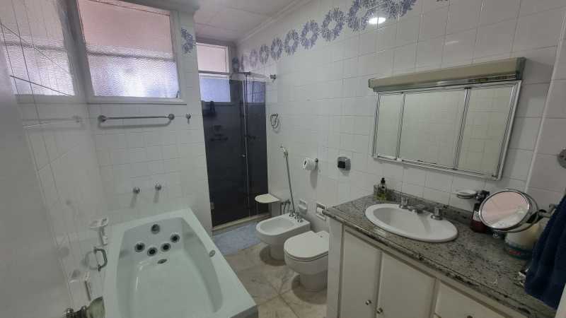 Apartamento à venda com 4 quartos, 250m² - Foto 13