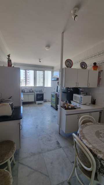 Apartamento à venda com 4 quartos, 250m² - Foto 19