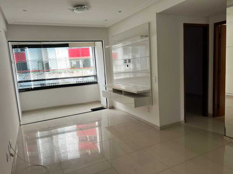 Apartamento à venda com 2 quartos, 62m² - Foto 2