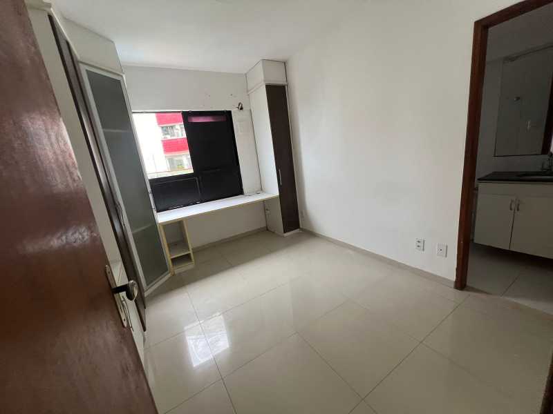 Apartamento à venda com 2 quartos, 62m² - Foto 5