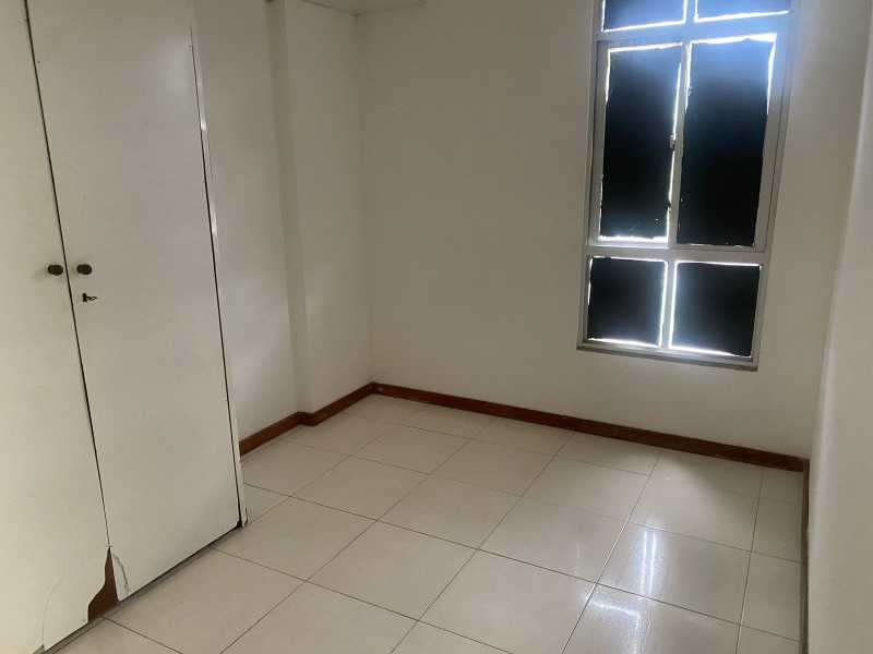 Apartamento à venda com 2 quartos, 68m² - Foto 4