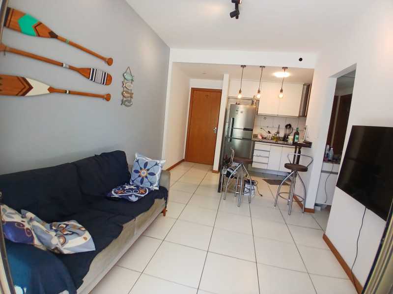 Apartamento à venda com 1 quarto, 43m² - Foto 2