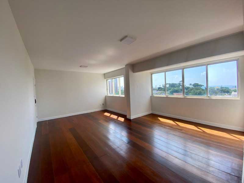 Apartamento à venda com 3 quartos, 133m² - Foto 2