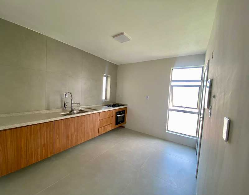 Apartamento à venda com 3 quartos, 133m² - Foto 4