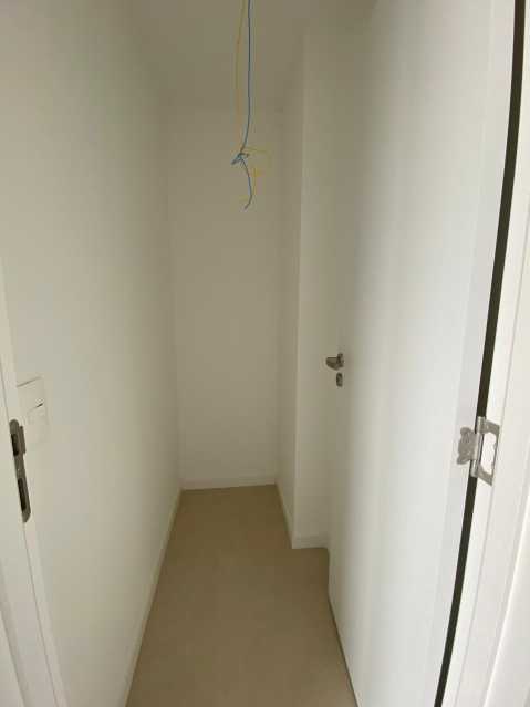 Apartamento à venda com 4 quartos, 210m² - Foto 8