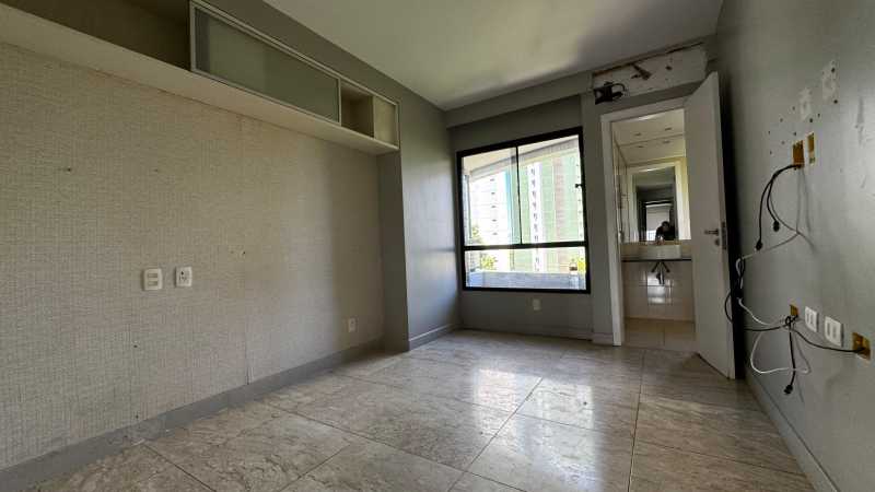 Apartamento à venda com 4 quartos, 243m² - Foto 11