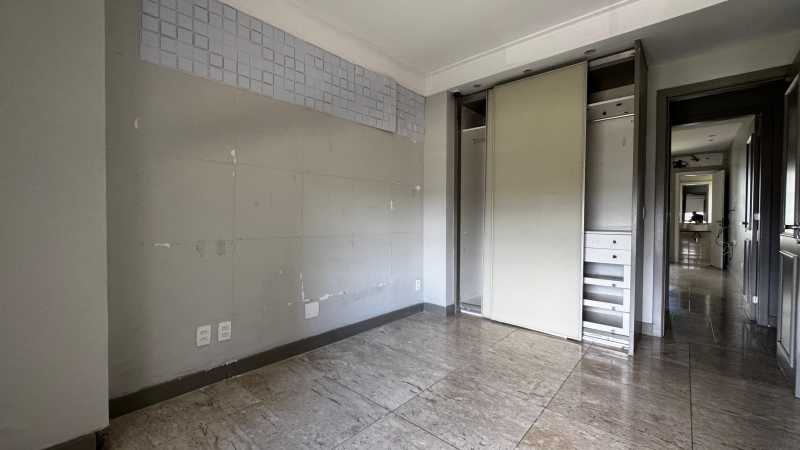 Apartamento à venda com 4 quartos, 243m² - Foto 13