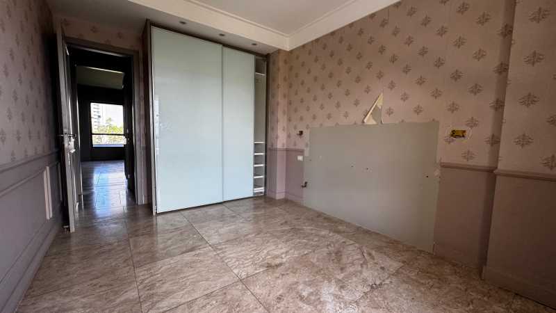 Apartamento à venda com 4 quartos, 243m² - Foto 15