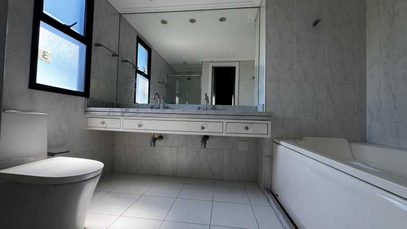 Apartamento à venda com 4 quartos, 243m² - Foto 18