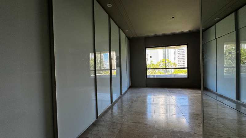 Apartamento à venda com 4 quartos, 243m² - Foto 19