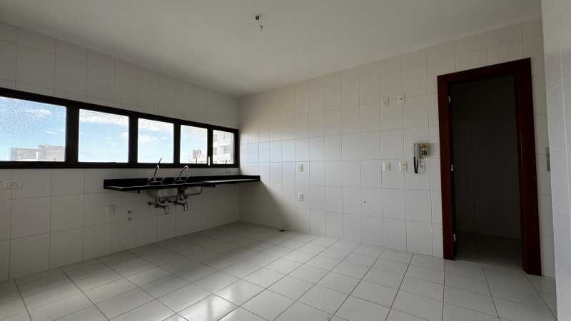 Apartamento à venda com 4 quartos, 384m² - Foto 9