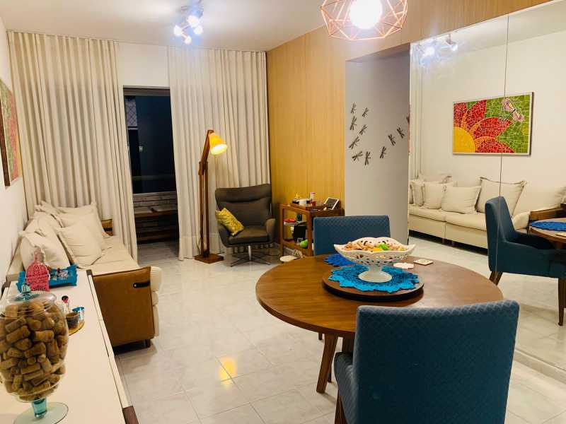 Apartamento à venda com 2 quartos, 76m² - Foto 1