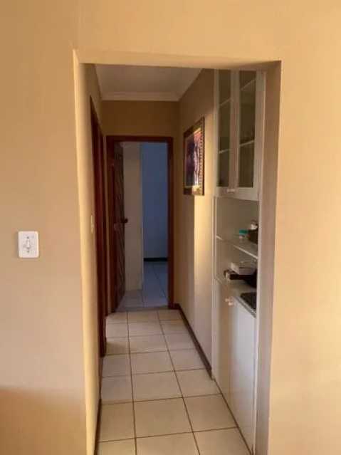 Apartamento à venda com 2 quartos, 65m² - Foto 2