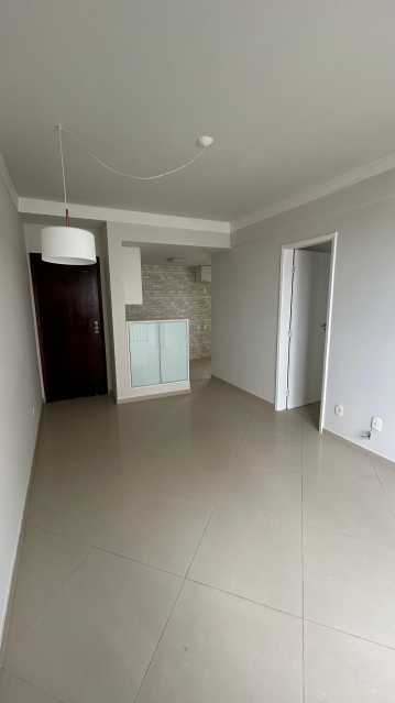 Apartamento à venda com 1 quarto, 45m² - Foto 2