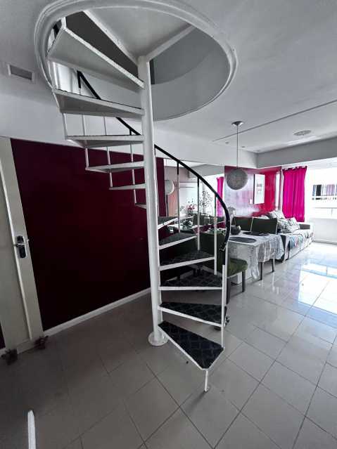 Cobertura à venda com 4 quartos, 160m² - Foto 2