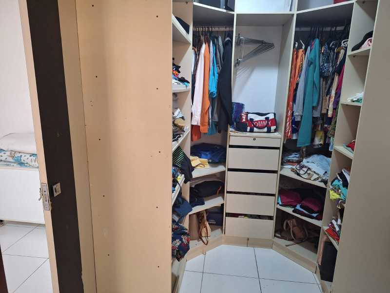 Apartamento à venda com 3 quartos, 170m² - Foto 6