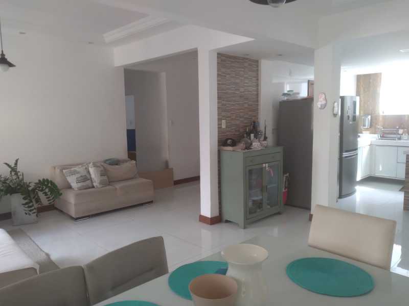 Apartamento à venda com 3 quartos, 110m² - Foto 1