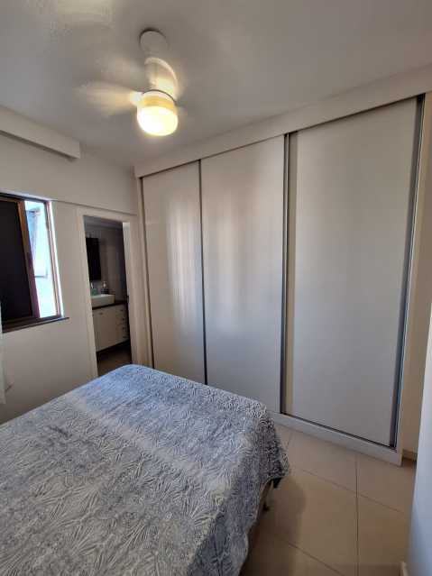 Apartamento à venda com 2 quartos, 64m² - Foto 11