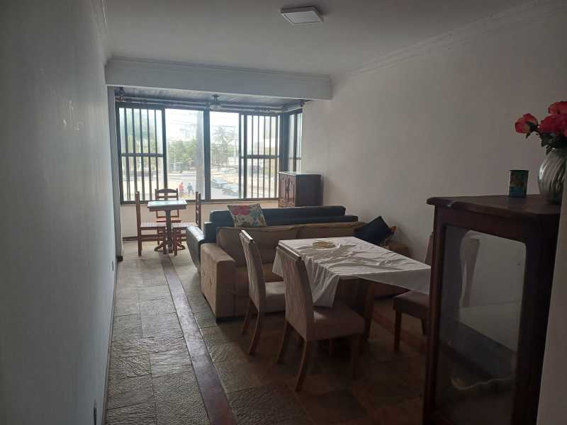 Apartamento à venda com 3 quartos, 240m² - Foto 2