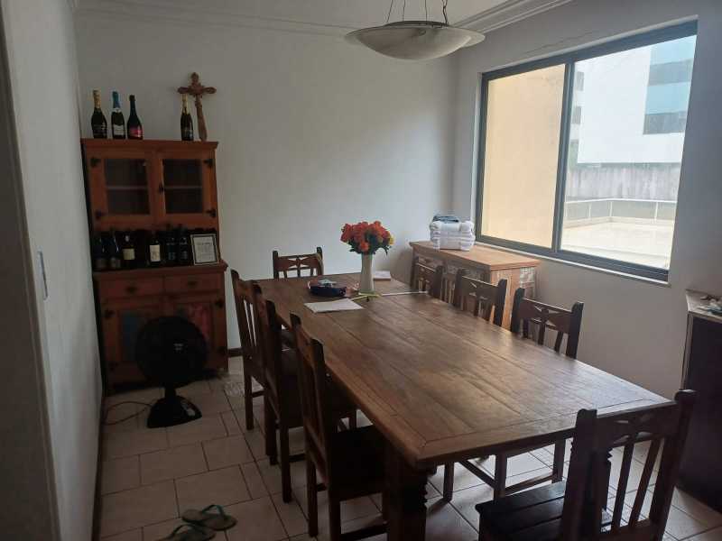 Apartamento à venda com 3 quartos, 240m² - Foto 5