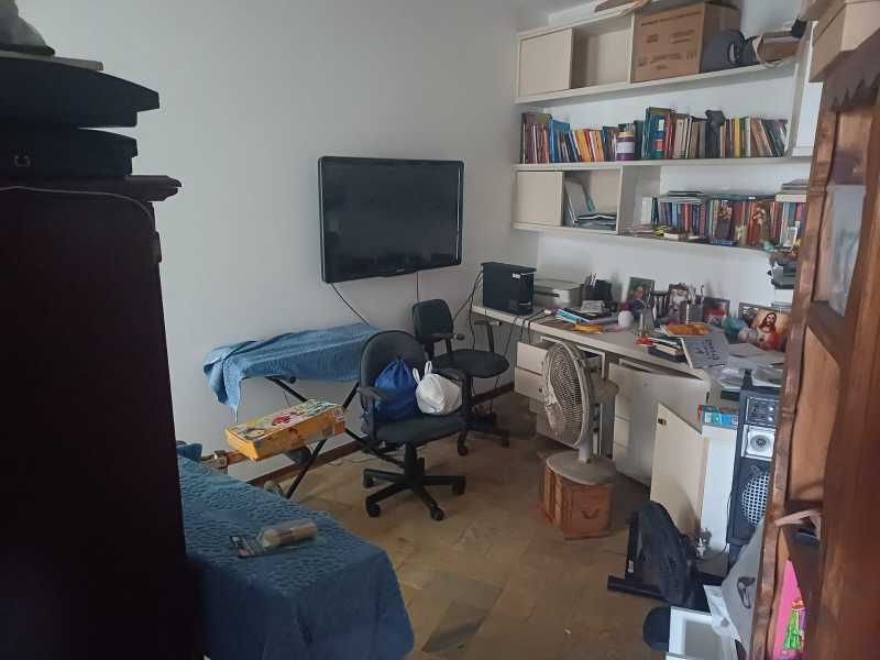 Apartamento à venda com 3 quartos, 240m² - Foto 9