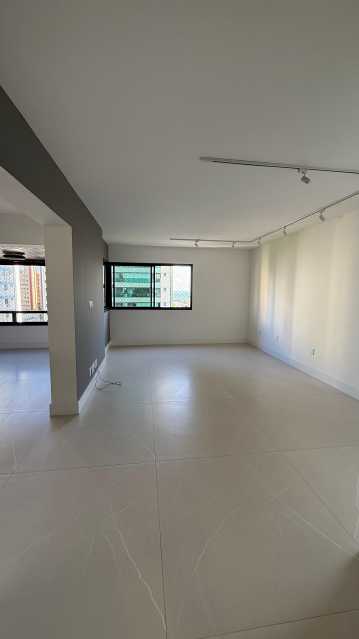 Apartamento à venda com 4 quartos, 187m² - Foto 4