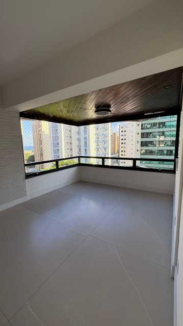 Apartamento à venda com 4 quartos, 187m² - Foto 2