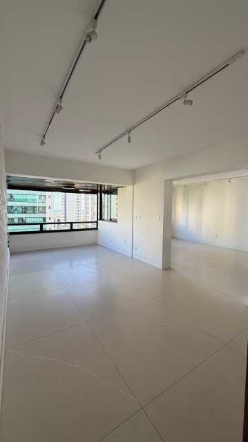 Apartamento à venda com 4 quartos, 187m² - Foto 1