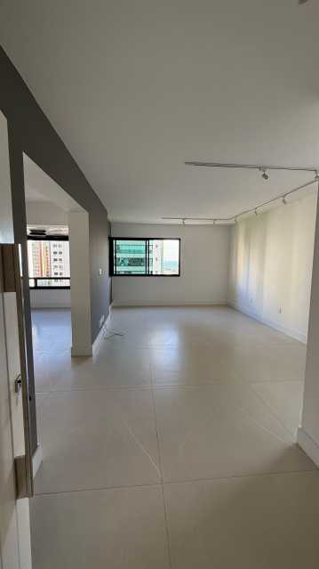 Apartamento à venda com 4 quartos, 187m² - Foto 3