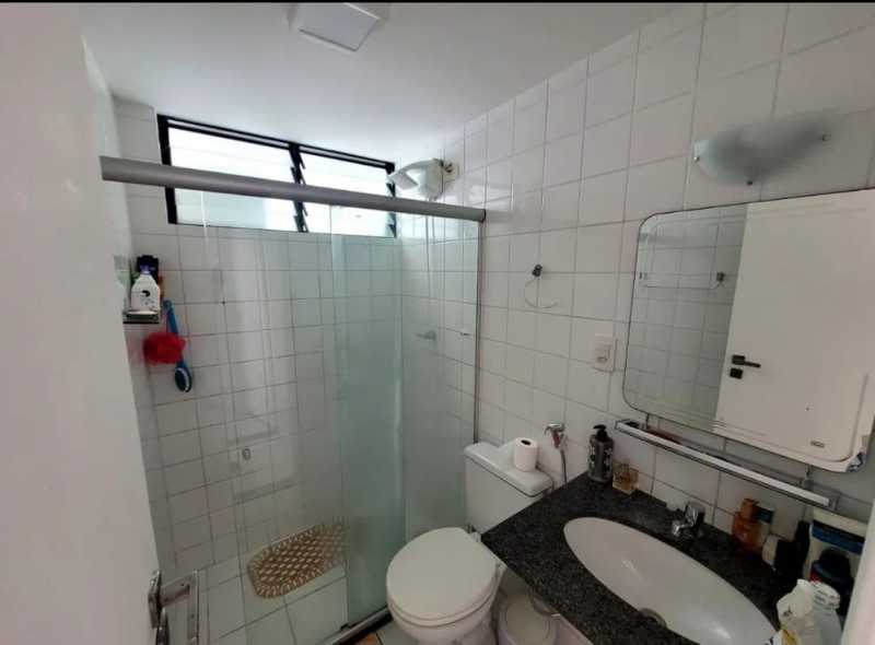 Apartamento à venda com 2 quartos, 64m² - Foto 2