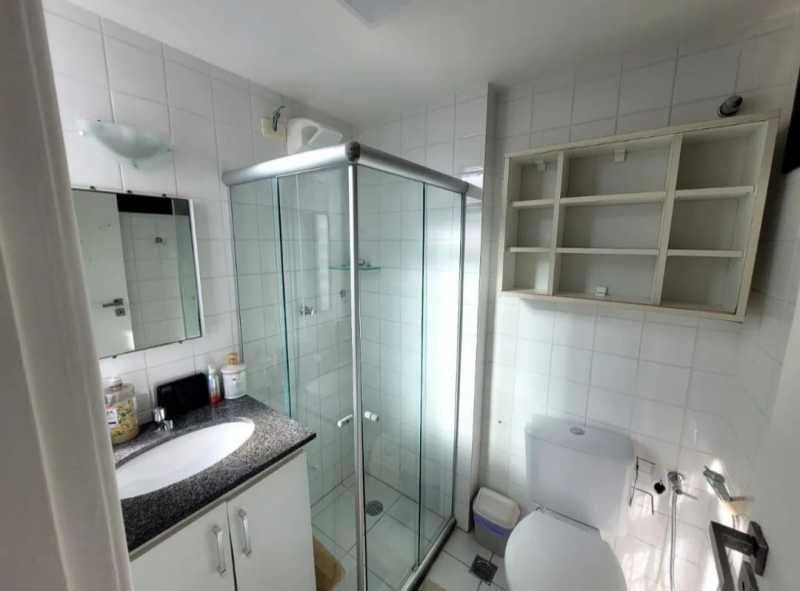 Apartamento à venda com 2 quartos, 64m² - Foto 4