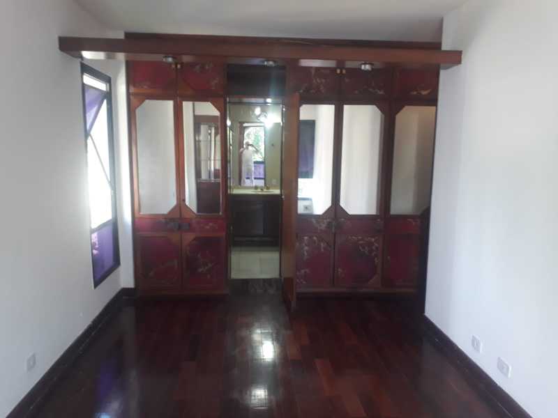 Apartamento à venda com 4 quartos, 211m² - Foto 12