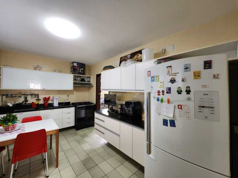 Apartamento à venda com 4 quartos, 260m² - Foto 19