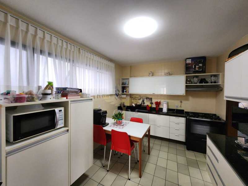 Apartamento à venda com 4 quartos, 260m² - Foto 20