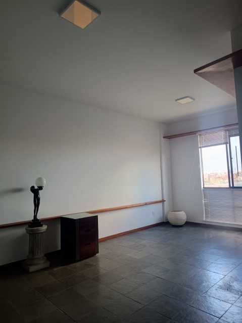 Apartamento à venda com 2 quartos, 72m² - Foto 2