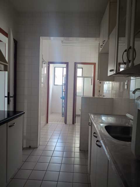 Apartamento à venda com 2 quartos, 72m² - Foto 20