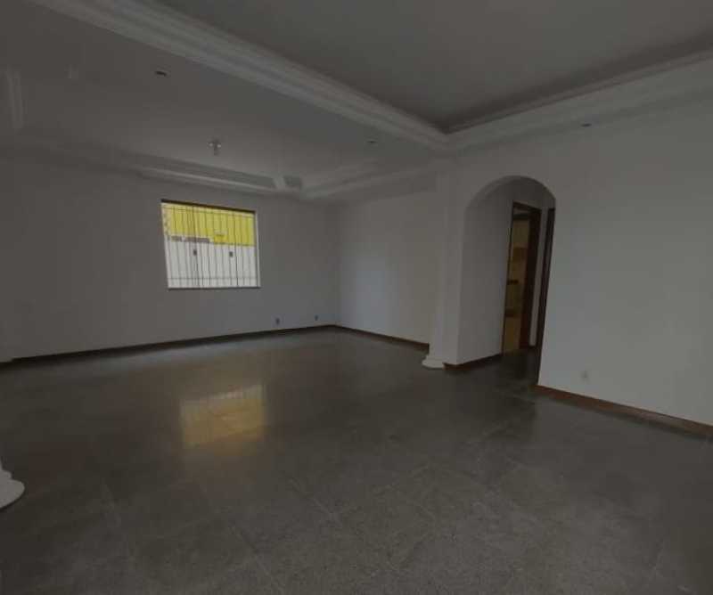Casa à venda com 4 quartos, 224m² - Foto 3