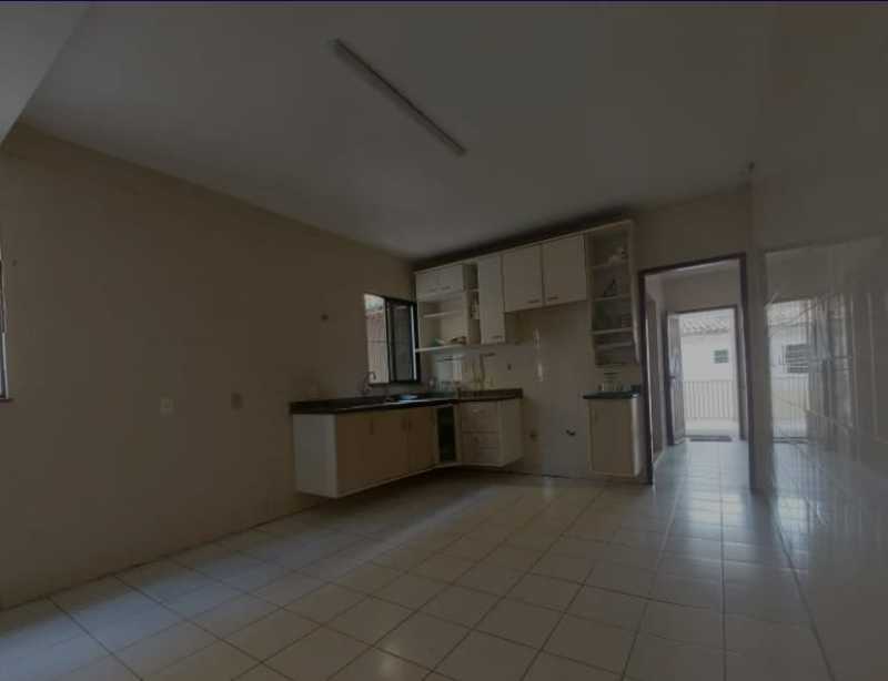 Casa à venda com 4 quartos, 224m² - Foto 8