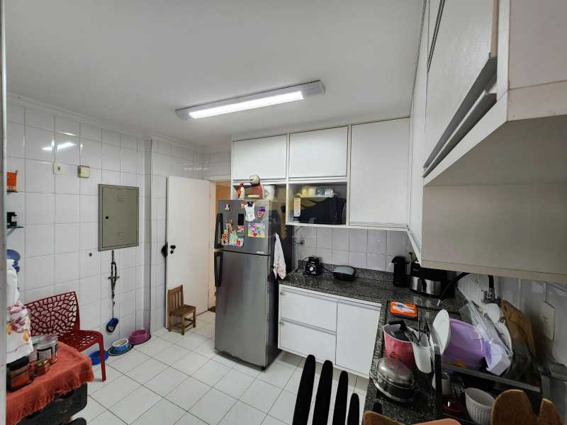 Apartamento à venda com 3 quartos, 116m² - Foto 19