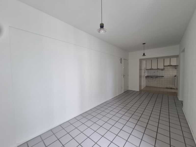 Apartamento à venda com 2 quartos, 58m² - Foto 3