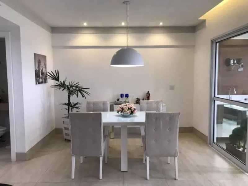 Apartamento à venda com 3 quartos, 123m² - Foto 2