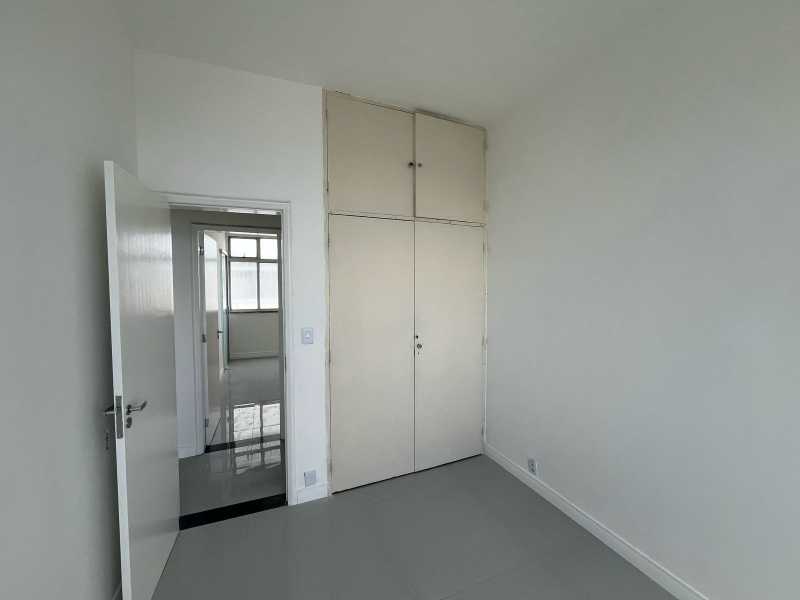 Apartamento à venda com 3 quartos, 90m² - Foto 8